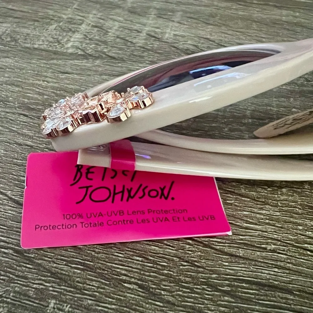 NWT Betsey Johnson Floral Rhinestone Sunglasses - Picture 3 of 9